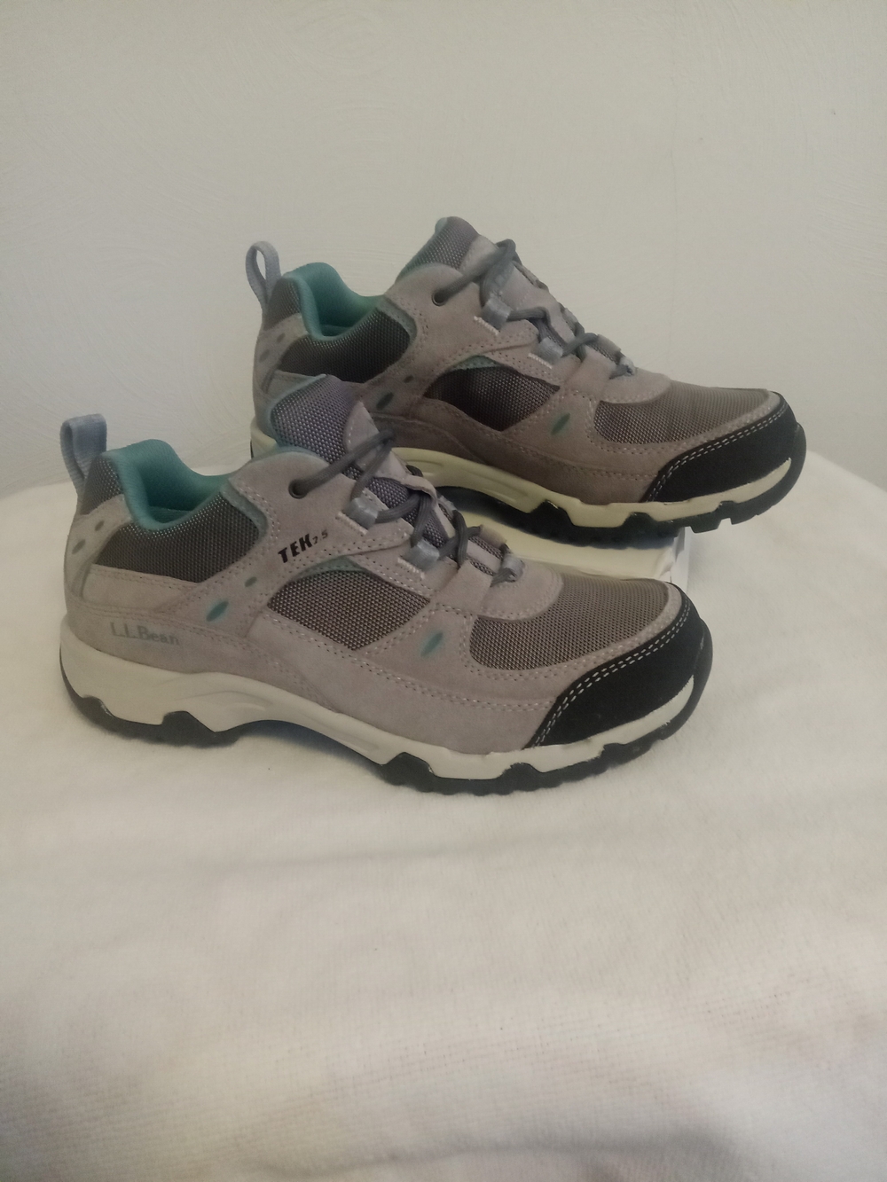 L.L. Bean Gray and Teal Women's Trail Hiking Sneakers Sz 8